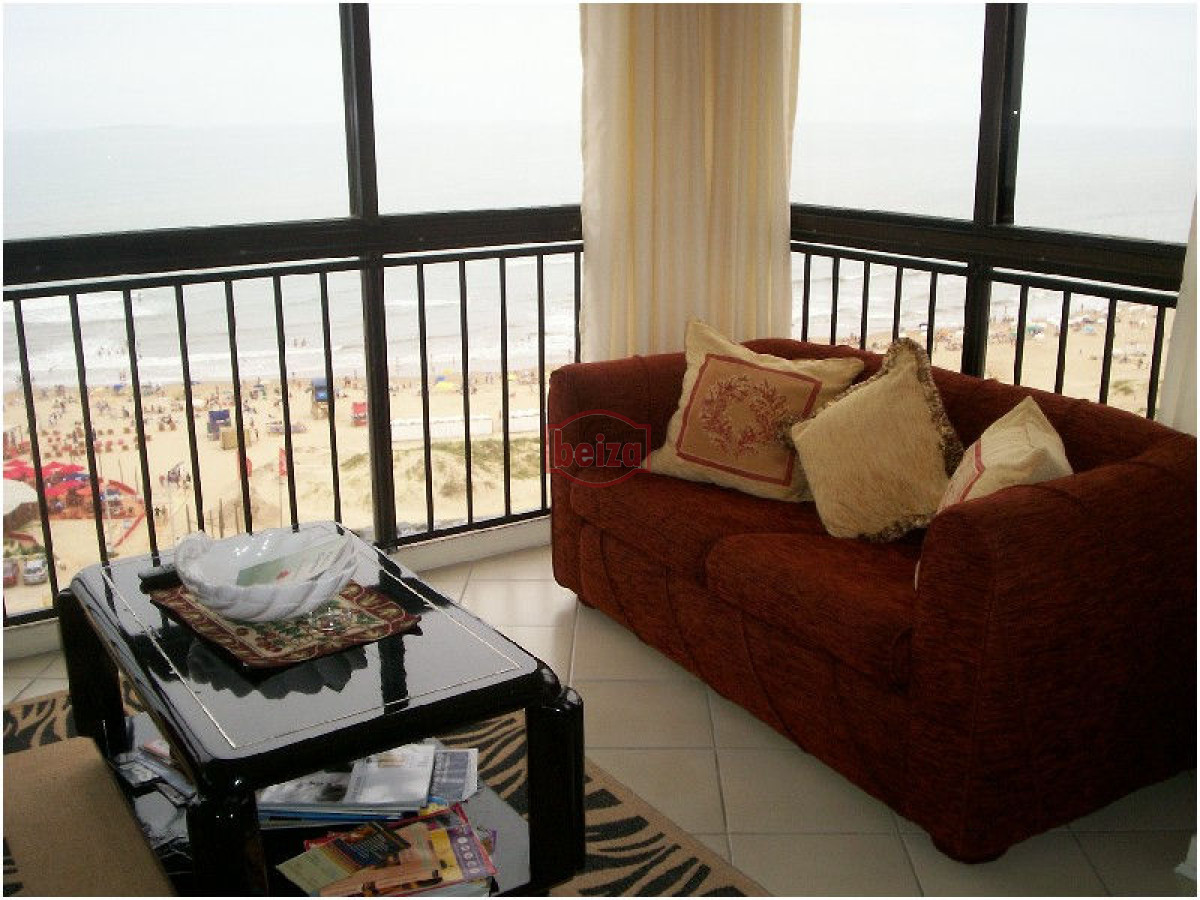 Apartamento ID.161212/Apartamento-en-Brava,-3-dormitorios-en-suite - Apartamento en Brava, 2 dormit venta y alquiler