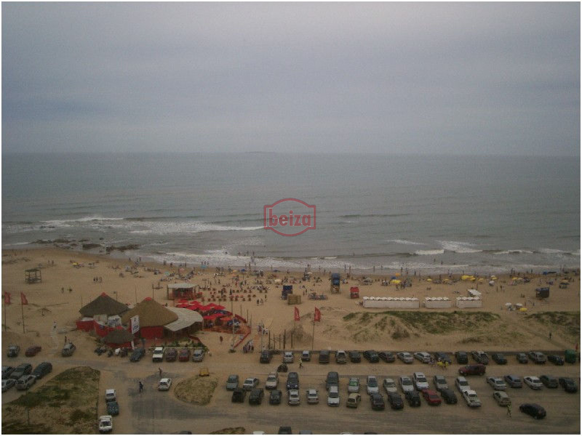 Apartamento ID.161212/Apartamento-en-Brava,-3-dormitorios-en-suite - Apartamento en Brava, 2 dormit venta y alquiler