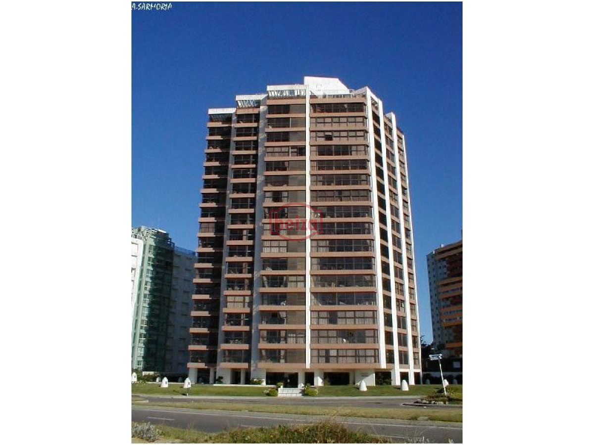 Apartamento ID.161212/Apartamento-en-Brava,-3-dormitorios-en-suite - Apartamento en Brava, 2 dormit venta y alquiler
