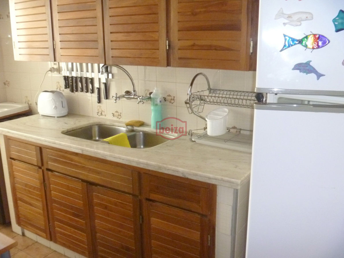 Apartamento ID.162622/EXCELENTE-ENTORNO-Punta-del-Este-cerca-del-shopping- - A pasos de la playa con vista a la bahía - Complejo completo en servicios