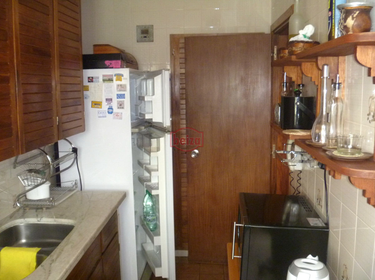 Apartamento ID.162622/EXCELENTE-ENTORNO-Punta-del-Este-cerca-del-shopping- - A pasos de la playa con vista a la bahía - Complejo completo en servicios