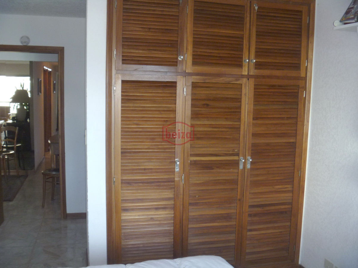 Apartamento ID.162622/EXCELENTE-ENTORNO-Punta-del-Este-cerca-del-shopping- - A pasos de la playa con vista a la bahía - Complejo completo en servicios