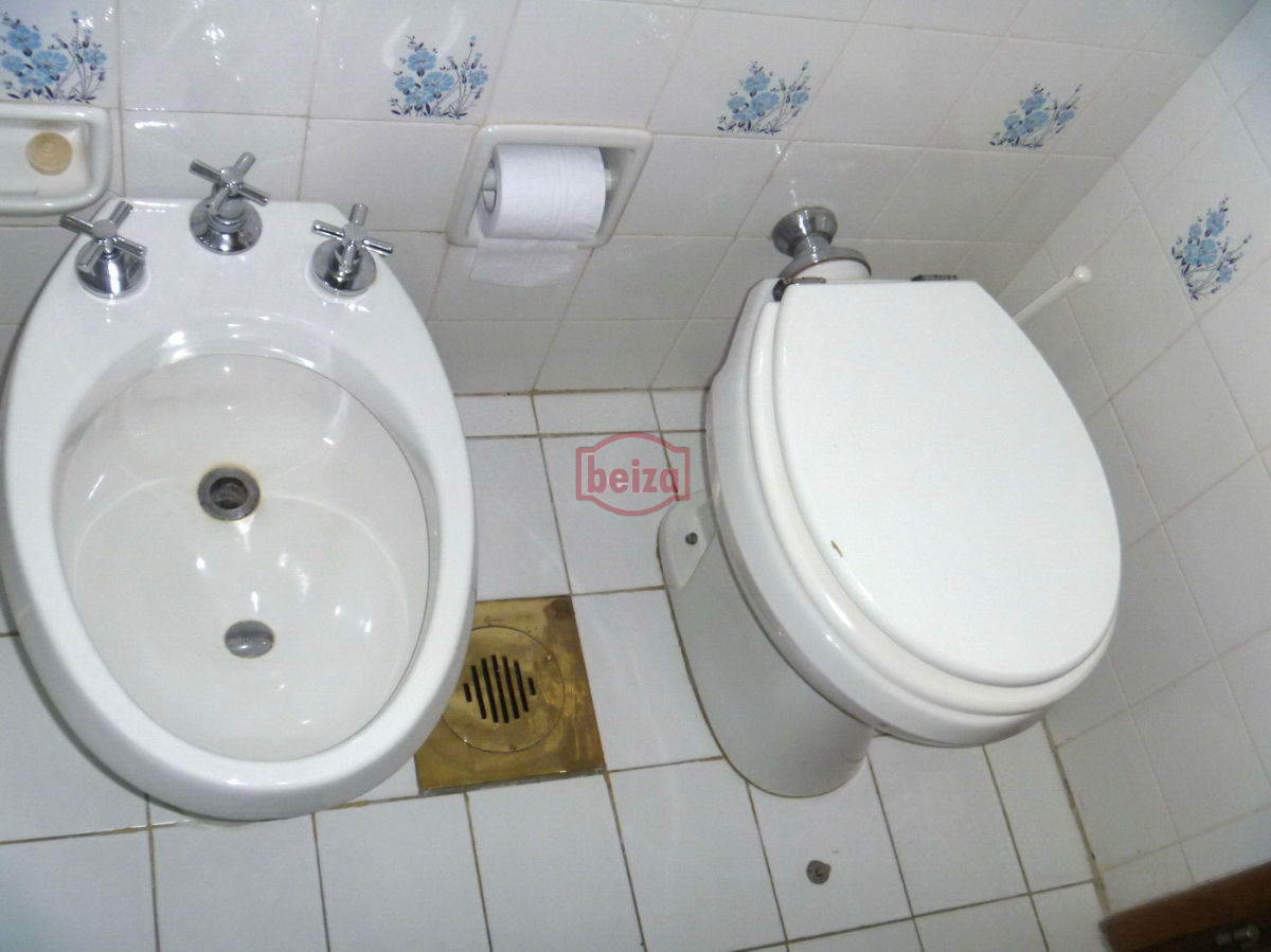 Apartamento ID.162622/EXCELENTE-ENTORNO-Punta-del-Este-cerca-del-shopping- - A pasos de la playa con vista a la bahía - Complejo completo en servicios