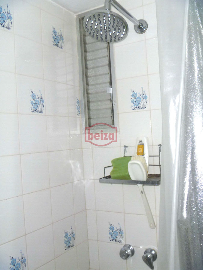 Apartamento ID.162622/EXCELENTE-ENTORNO-Punta-del-Este-cerca-del-shopping- - A pasos de la playa con vista a la bahía - Complejo completo en servicios