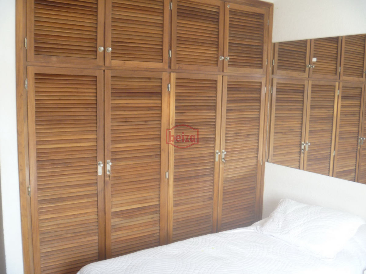 Apartamento ID.162622/EXCELENTE-ENTORNO-Punta-del-Este-cerca-del-shopping- - A pasos de la playa con vista a la bahía - Complejo completo en servicios