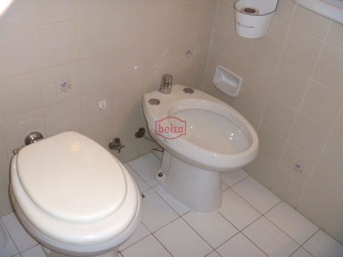 Apartamento ID.162622/EXCELENTE-ENTORNO-Punta-del-Este-cerca-del-shopping- - A pasos de la playa con vista a la bahía - Complejo completo en servicios