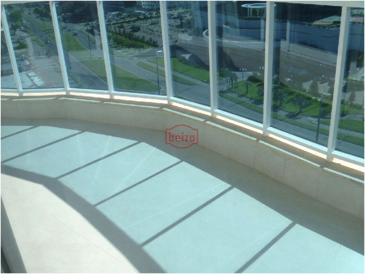 Apartamento ID.162909/VENTA-A-pasos-del-puerto--2-dormitorios-2-baños-con-garage - 2 Dormitorios y medio. Variedad de amenities.
