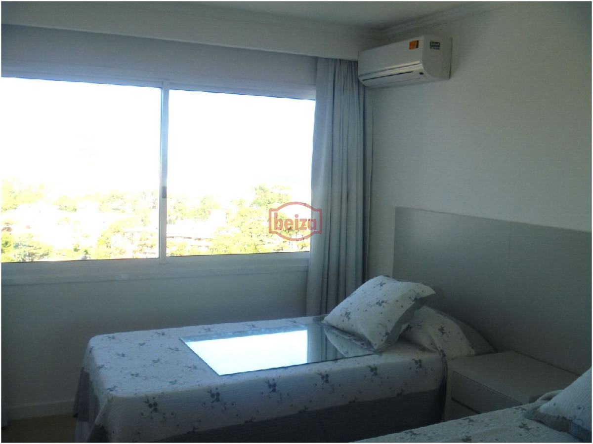 Apartamento ID.162909/VENTA-A-pasos-del-puerto--2-dormitorios-2-baños-con-garage - 2 Dormitorios y medio. Variedad de amenities.