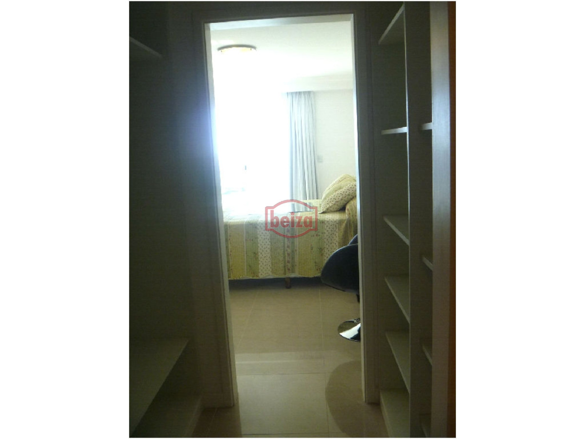 Apartamento ID.162909/VENTA-A-pasos-del-puerto--2-dormitorios-2-baños-con-garage - 2 Dormitorios y medio. Variedad de amenities.