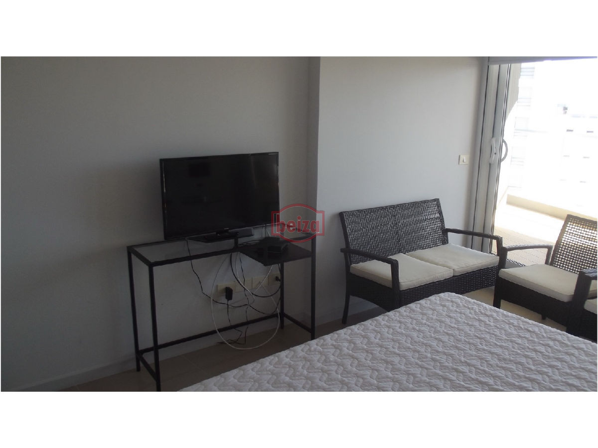 Apartamento ID.163019/2-Dormitorios-y-medio.-Variedad-de-amenities. - Apartamento en Mansa, 3 dormitorios *