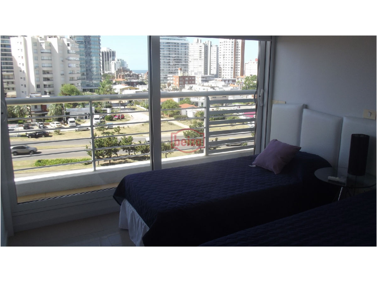 Apartamento ID.163019/2-Dormitorios-y-medio.-Variedad-de-amenities. - Apartamento en Mansa, 3 dormitorios *