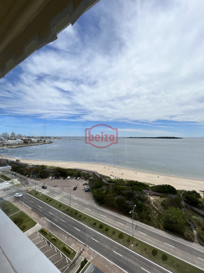 Apartamento ID.165989 - Primera línea de la Mansa. Gran apartamento. 3 Dormitorios y dependencia.