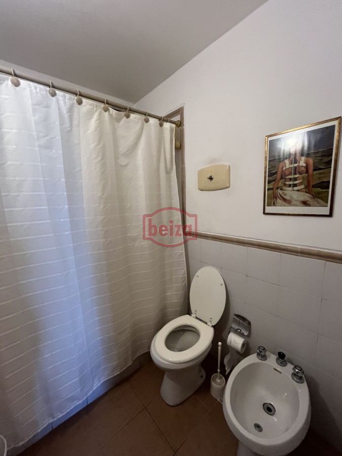 Apartamento ID.10400/Oportunidad-Cómodo-Apto-2-Dormitorios-En-Gorlero - Apartamento de 3 dormitorios en el Puerto