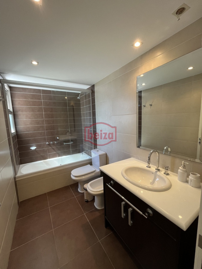 Apartamento ID.163707/Un-dormitorio--Céntrico-pero-a-100-metros-de-la-playa - IMPERIALE DIVINO DE 3 DORMITORIOS