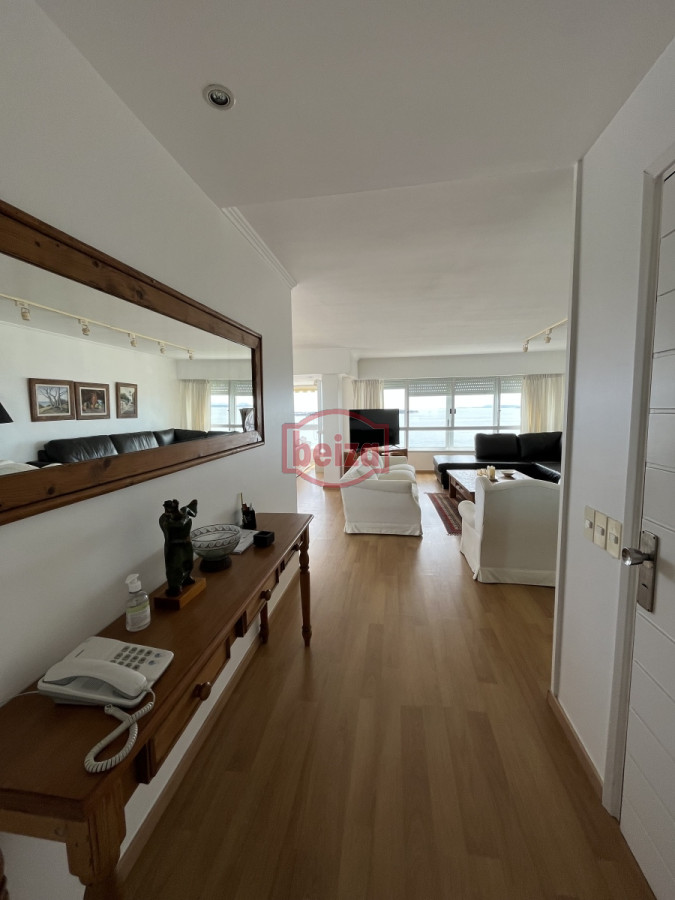 Apartamento ID.165989 - Primera línea de la Mansa. Gran apartamento. 3 Dormitorios y dependencia.
