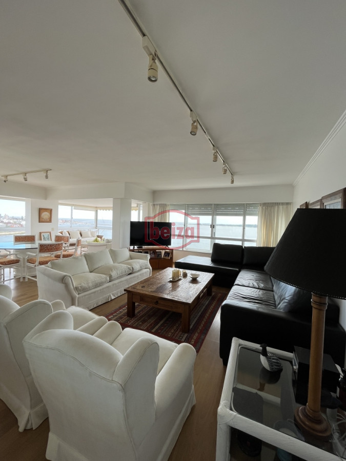 Apartamento ID.165989 - Primera línea de la Mansa. Gran apartamento. 3 Dormitorios y dependencia.