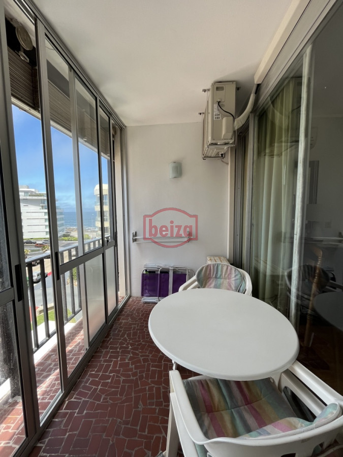 Apartamento ID.165955/A-pasos-del-Puerto-y-a-metros-de-la-plaza-Artigas - Apto de 1 dormitorio*