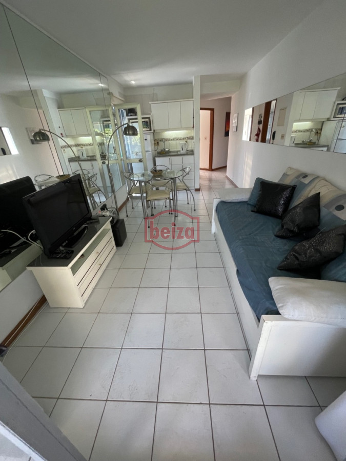 Apartamento ID.164667/dos-dormitorios-en-Roosevelt - un dormitorio frente al mar