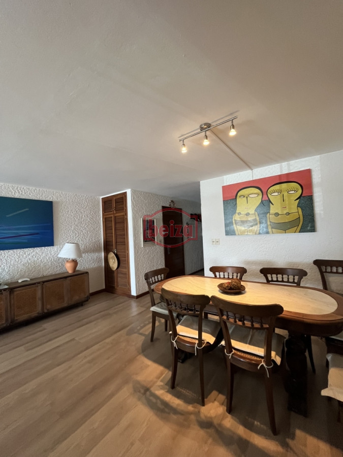 Apartamento ID.10400/Oportunidad-Cómodo-Apto-2-Dormitorios-En-Gorlero - Apartamento de 3 dormitorios en el Puerto