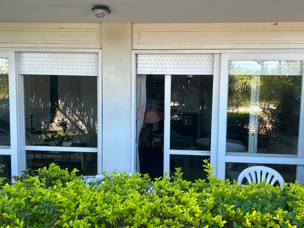 Apartamento ID.166827/-Monoambiente-Premium-a-50-metros-de-la-Playa- - Venta apartamento 1 dormitorio frente mal Playa Mansa