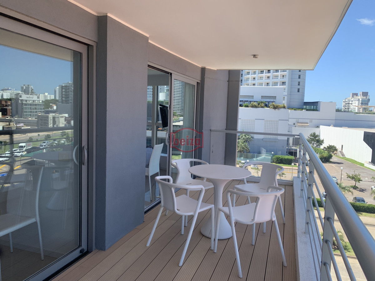 Apartamento ID.166885 - Venta apartamento 3 dormitorios mas servicio playa mansa