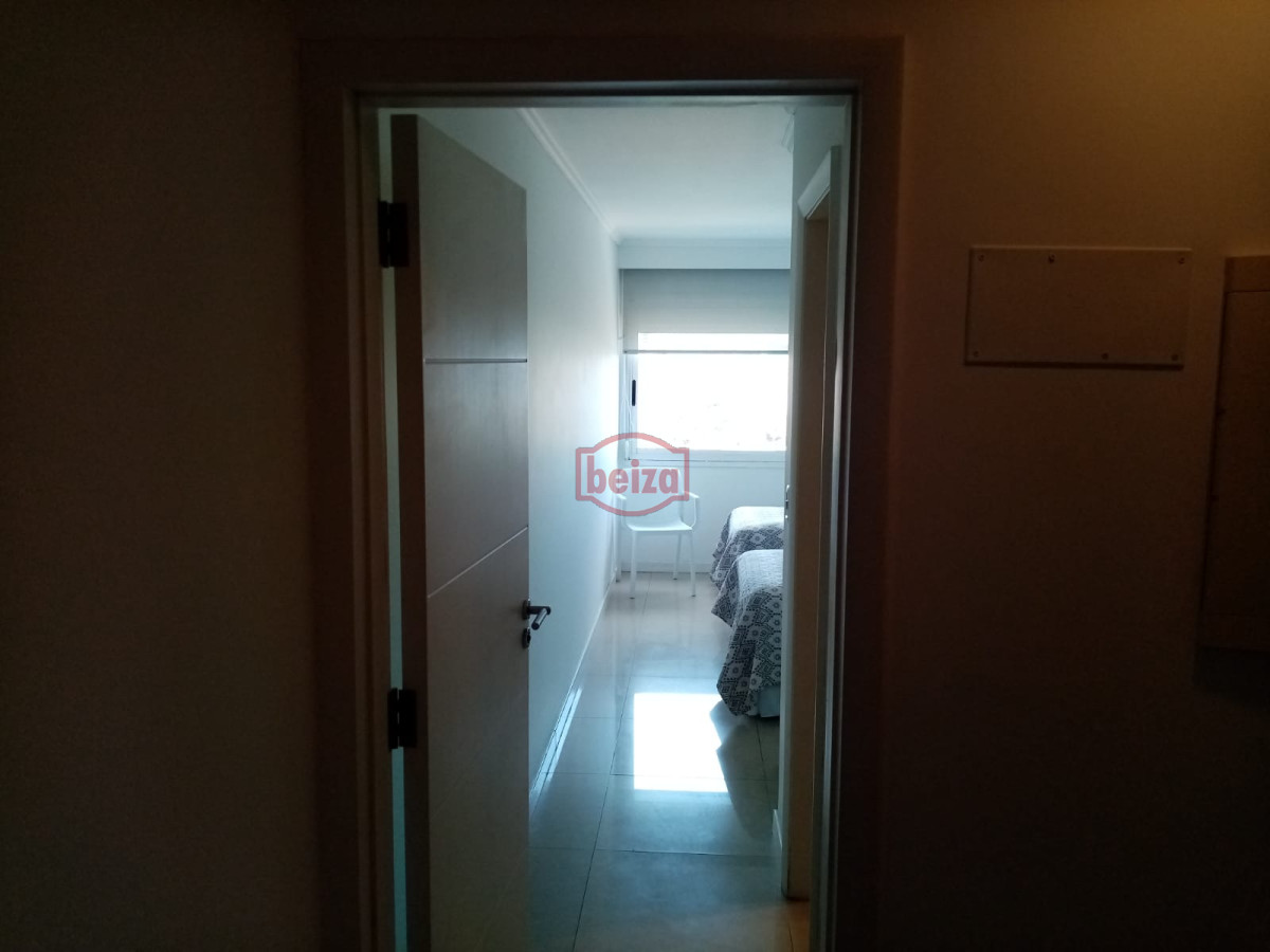 Apartamento ID.162909/VENTA-A-pasos-del-puerto--2-dormitorios-2-baños-con-garage - 2 Dormitorios y medio. Variedad de amenities.
