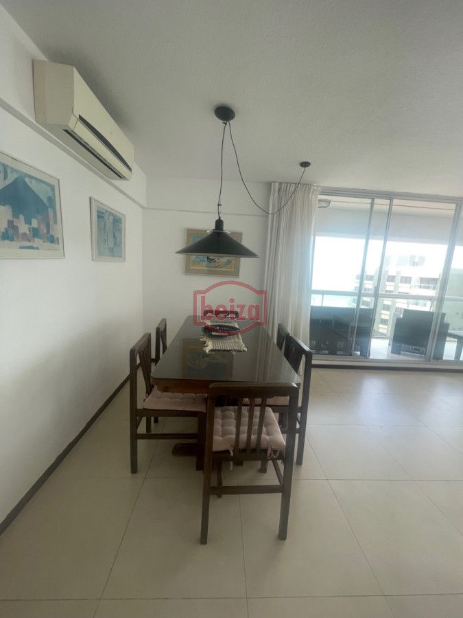Apartamento ID.166416/Mansa-frente-al-mar-de-3-dormitorios-y-dependencia-y-parrillero - Apartamento en Península de 2 dormitorios 