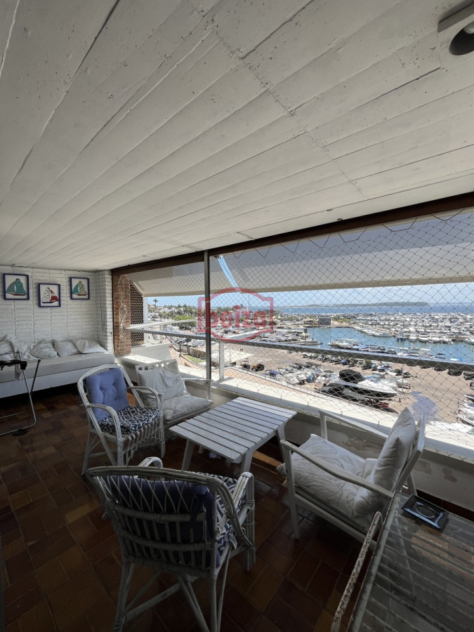 Apartamento ID.10400/Oportunidad-Cómodo-Apto-2-Dormitorios-En-Gorlero - Apartamento de 3 dormitorios en el Puerto