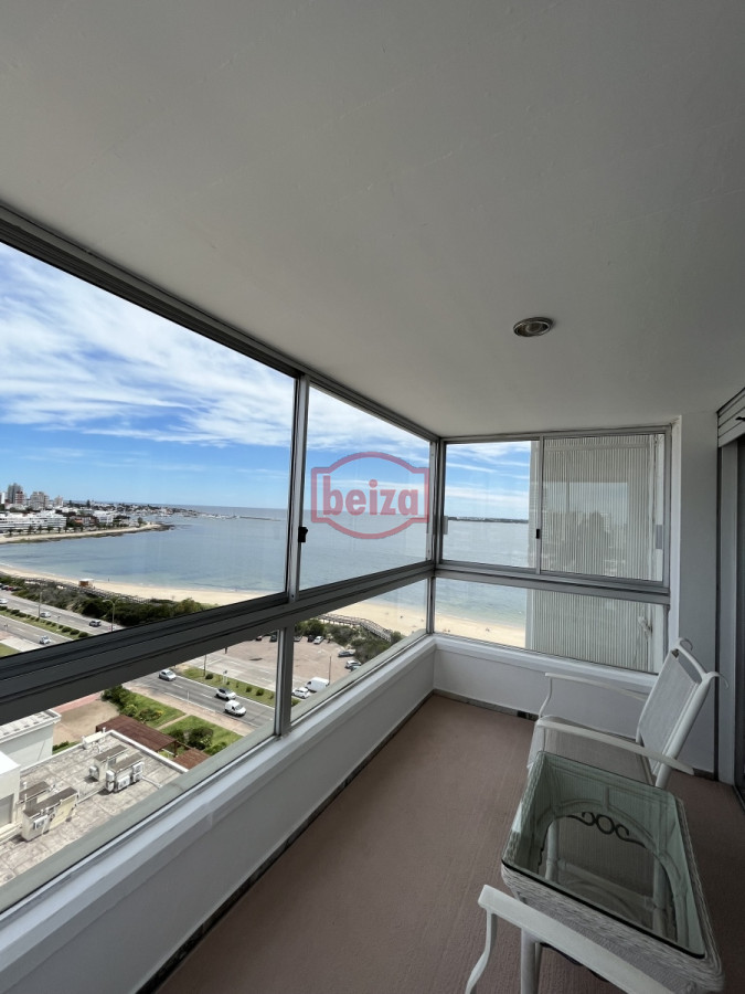 Apartamento ID.165989 - Primera línea de la Mansa. Gran apartamento. 3 Dormitorios y dependencia.