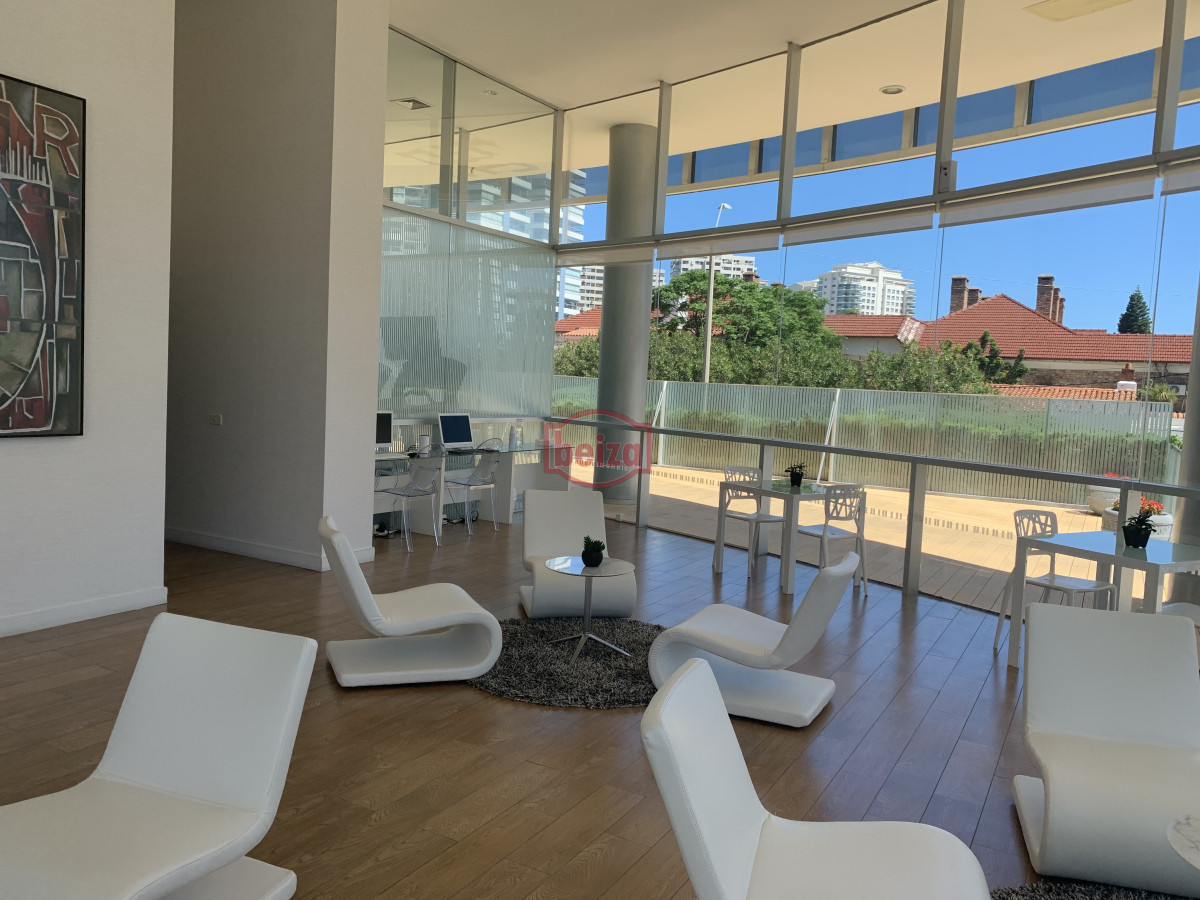 Apartamento ID.166885 - Venta apartamento 3 dormitorios mas servicio playa mansa