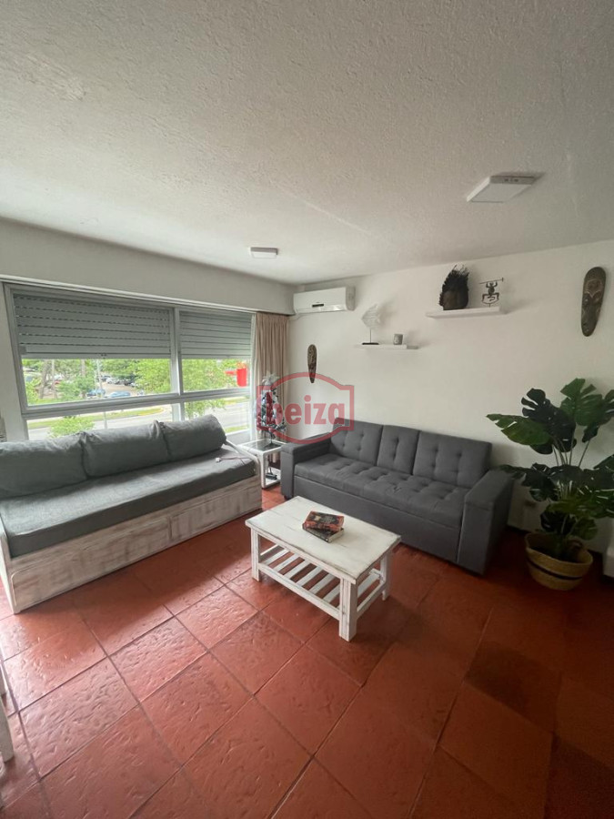 Apartamento ID.166062/Alquiler-3-dormitorios-y-dependencia - Apartamento en Roosevelt 