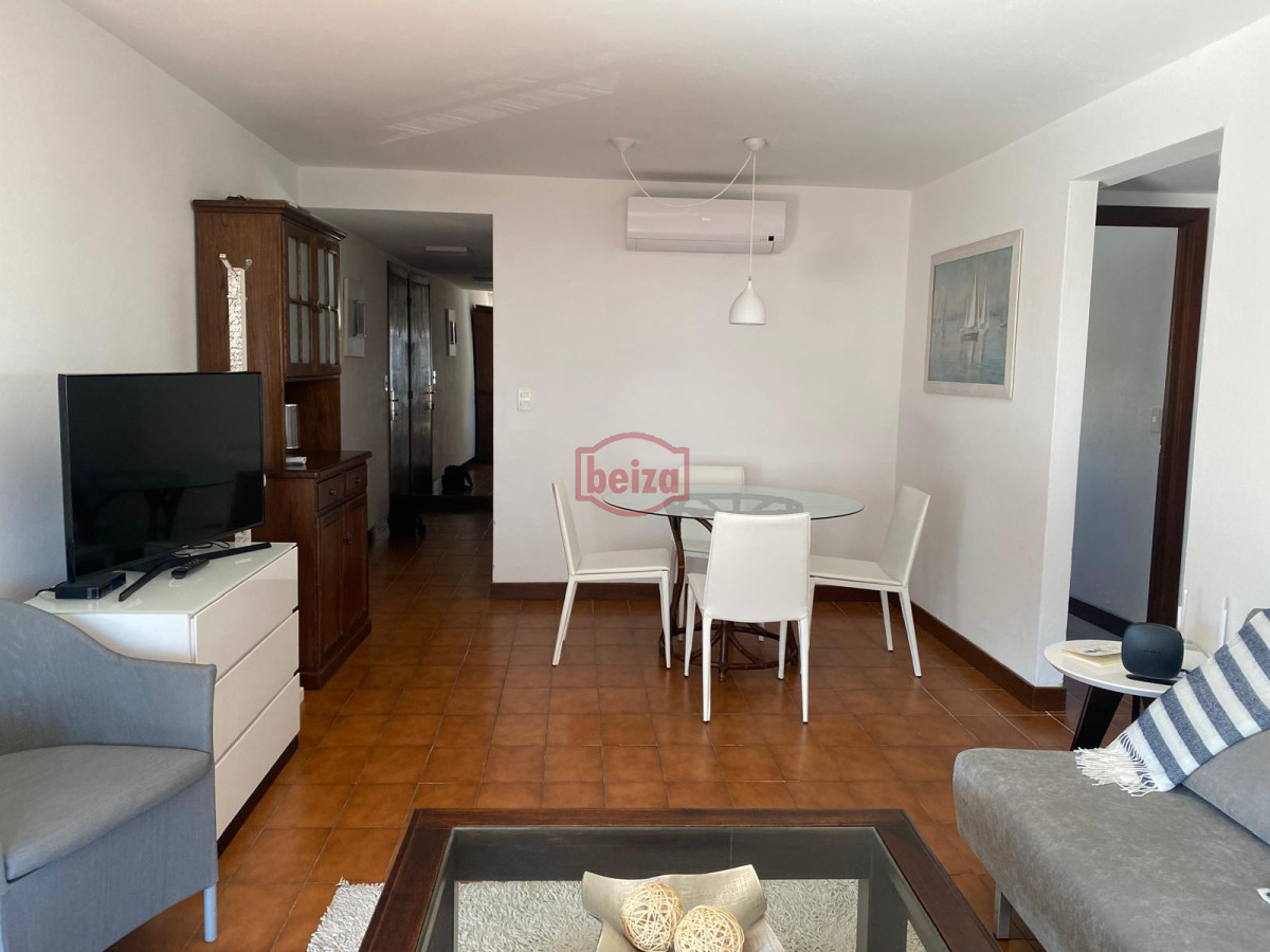 Apartamento ID.166654/Apartamento-de-3-dormitorios-y-dependencia-de-servicio-en-Punta-del-Este - Apartamento espectacular vista 