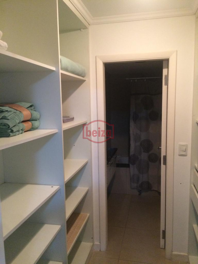 Apartamento ID.162909/VENTA-A-pasos-del-puerto--2-dormitorios-2-baños-con-garage - 2 Dormitorios y medio. Variedad de amenities.
