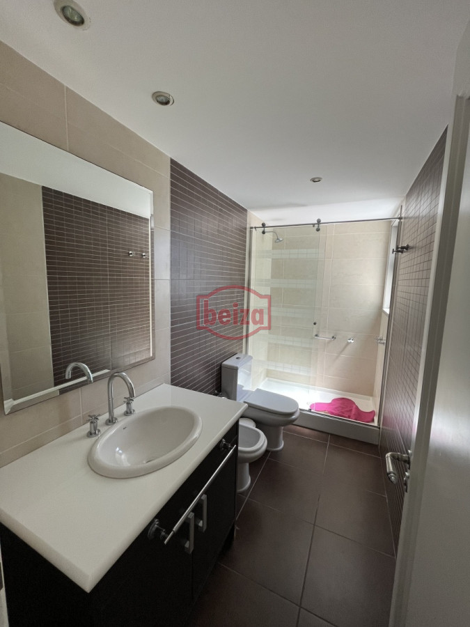 Apartamento ID.161163/Apartamentos-en-Alquiler--Beiza-Propiedades - Imperiale I - 3 dormitorios en suite más servicio (planta esquinera)