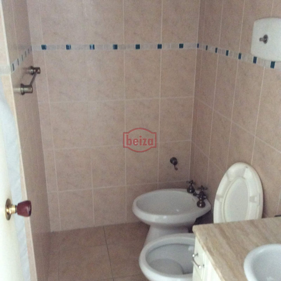 Apartamento ID.166113/Apartamento-de-3-dormitorios,-con-parrillero-y-estufa,-cerca-del-mar,-Punta-del-Este- - Apartamento en Brava - Punta del Este