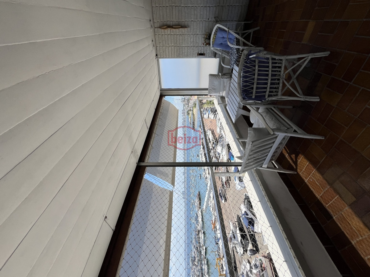 Apartamento ID.10400/Oportunidad-Cómodo-Apto-2-Dormitorios-En-Gorlero - Apartamento de 3 dormitorios en el Puerto