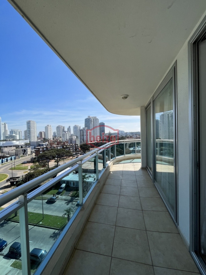 Apartamento ID.163828/Venta-dos-dormitorios-en-mansa - Apartamento de 1 dormitorio con excelente vista - Amplia Financiación 