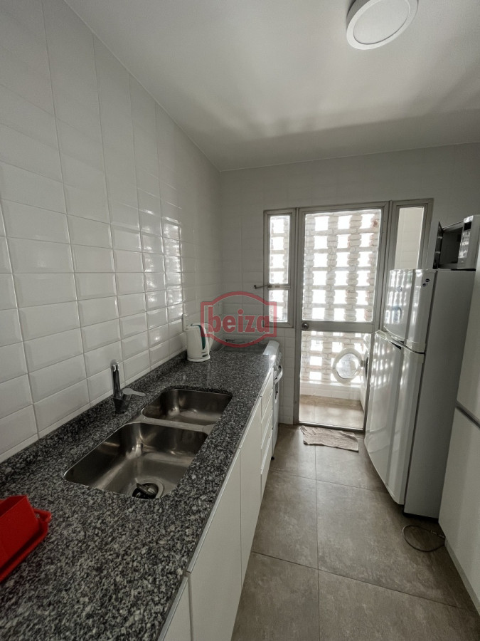 Apartamento ID.10563/Alquiler-anual-con-excelentes-amenities-y-garage-para-2-personas - Cerca del Puerto - Amplia terraza