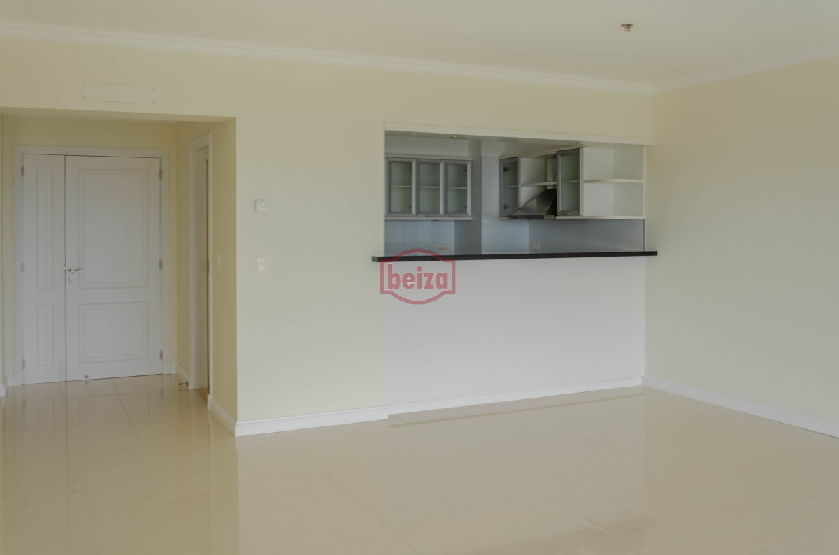Apartamento ID.166729/Gran-Oportunidad-de-venta,-en-la-zona-del-Puerto-de-Punta-del-Este. - Venta de Penthouse 3 DORMITORIOS con vista al mar