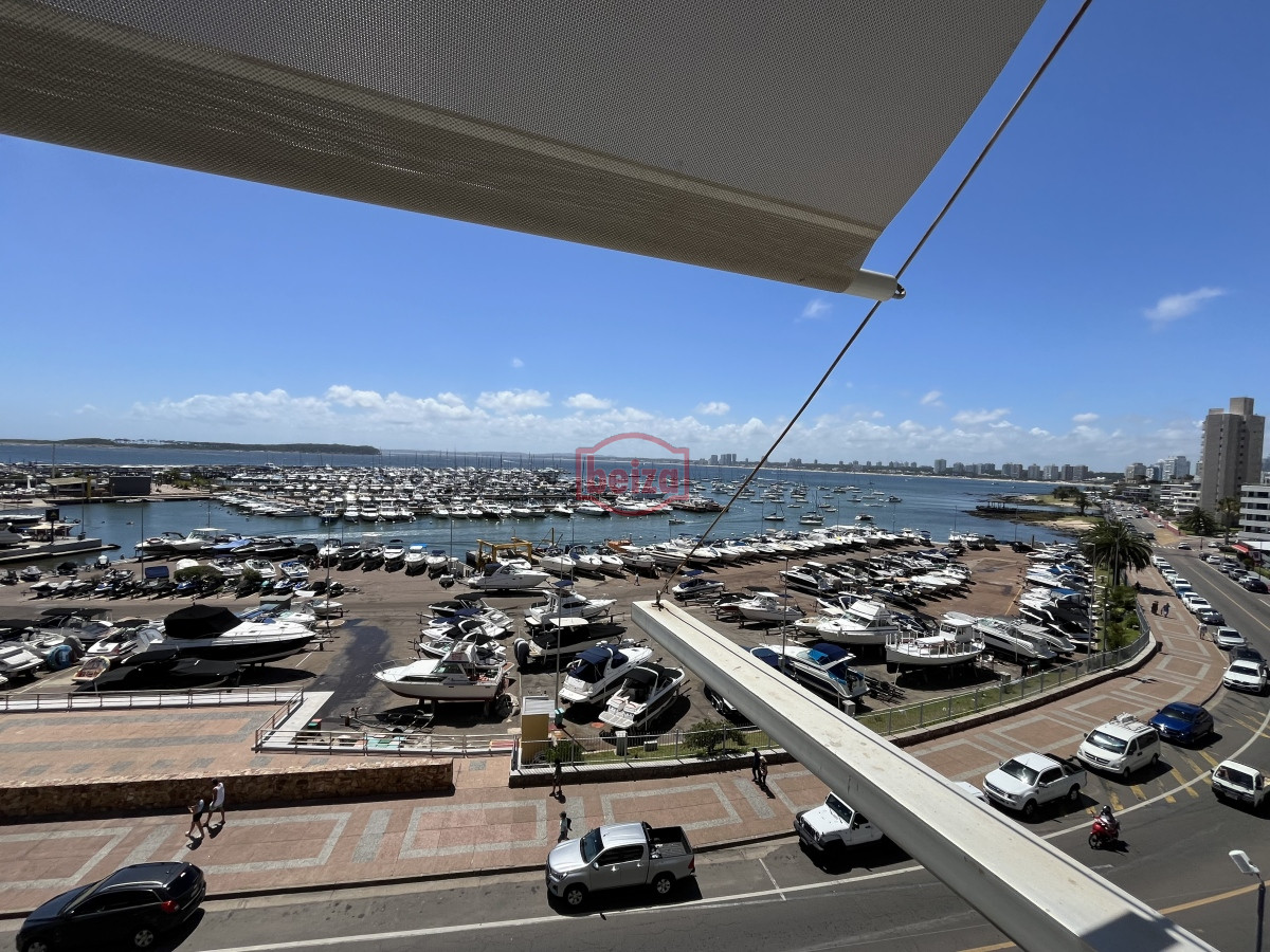 Apartamento ID.10400/Oportunidad-Cómodo-Apto-2-Dormitorios-En-Gorlero - Apartamento de 3 dormitorios en el Puerto