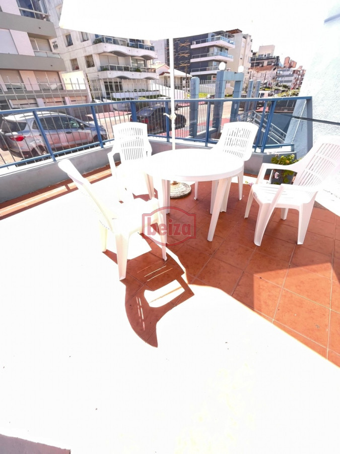 Apartamento ID.164667/dos-dormitorios-en-Roosevelt - un dormitorio frente al mar