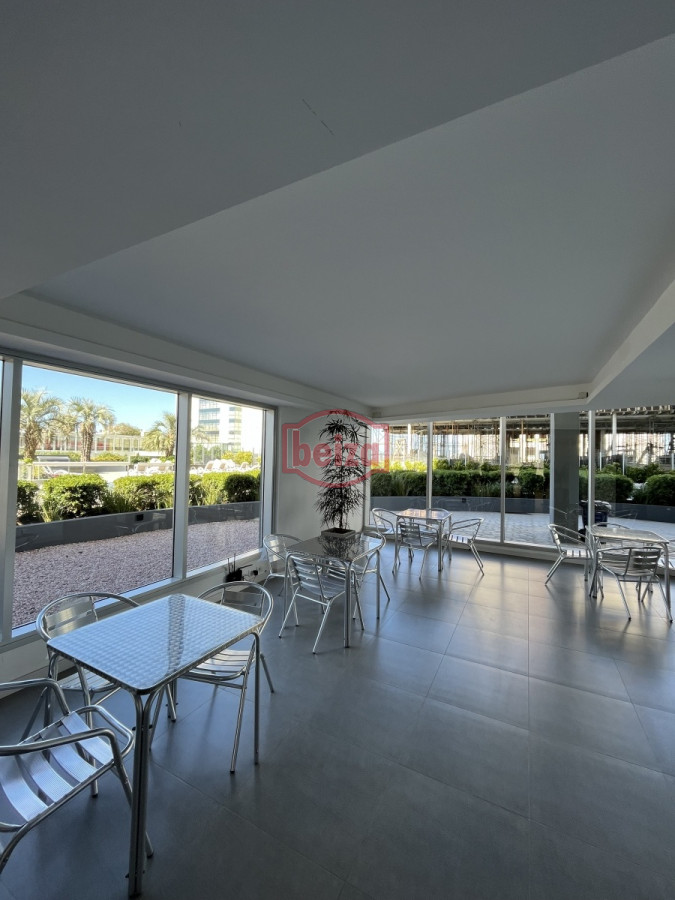 Apartamento ID.163777/Excelente-propiedad-muy-bien-ubicada,amplias-comodidades,pileta-climatizada.- - Frente al mar – Vista panorámica y ubicación inmejorable