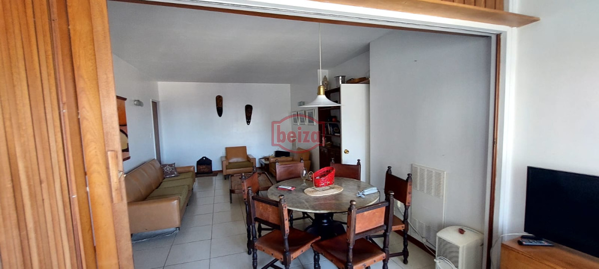 Apartamento ID.10757/Oportunidad-de-inversión-en-Punta-del-Este - A pasos del Puerto con buena vista a la Brava y a la Isla de lobos