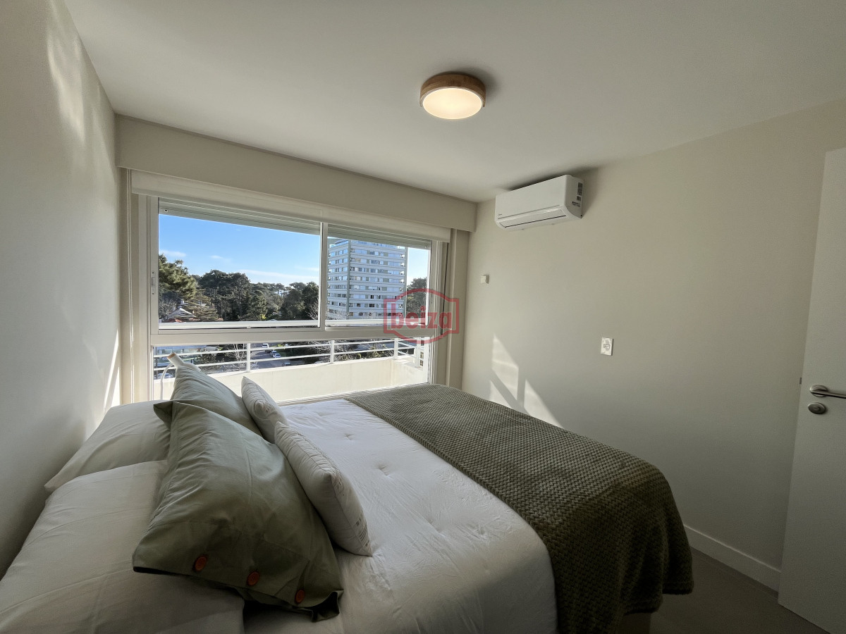 Apartamento ID.166877/Venta-de-un-dormitorio-frente-al-mar--Playa-Brava - Alquiler 1 temporada 2026  Punta del Este
