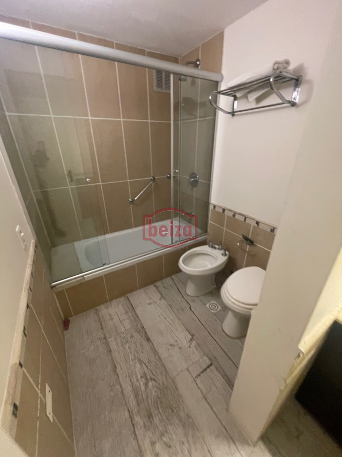Apartamento ID.165432/Venta-de-apartamento-de-dos-dormitorios-en-Punta-del-Este - Venta apartamento 3 dormitorios más dependencia reciclado a nuevo