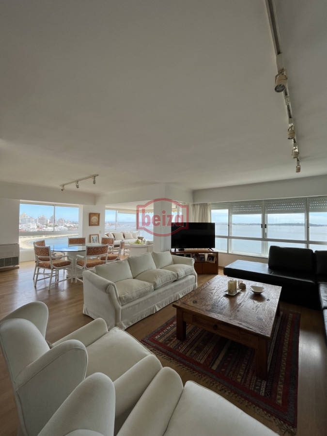 Apartamento ID.165989 - Primera línea de la Mansa. Gran apartamento. 3 Dormitorios y dependencia.