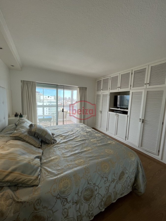 Apartamento ID.165989 - Primera línea de la Mansa. Gran apartamento. 3 Dormitorios y dependencia.