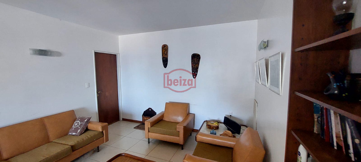 Apartamento ID.10757/Oportunidad-de-inversión-en-Punta-del-Este - A pasos del Puerto con buena vista a la Brava y a la Isla de lobos