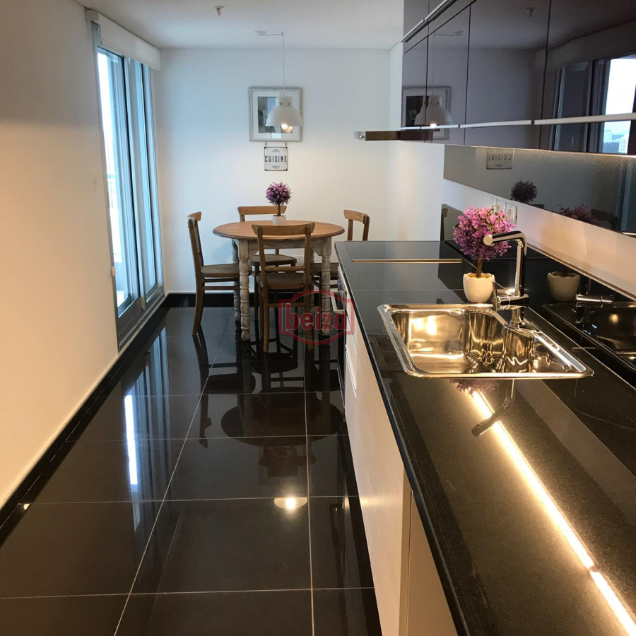 Apartamento ID.163726/Para-brillar-en-la-Parada-10-de-Playa-Brava--Apartamento-de-3-dormitorios-con-2-baños-mas-dependencia-de-servicio-con-baño - Parada 10 de Playa Brava - Apartamento de 2 dormitorios en suite
