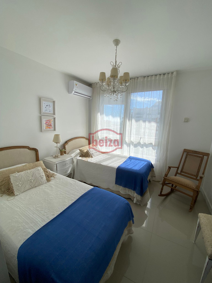 Apartamento ID.166583/Apartamento-en-Peninsula,-2-dormitorios-* - Hermoso apartamento de 3 dormitorios y 3 baños en playa Brava